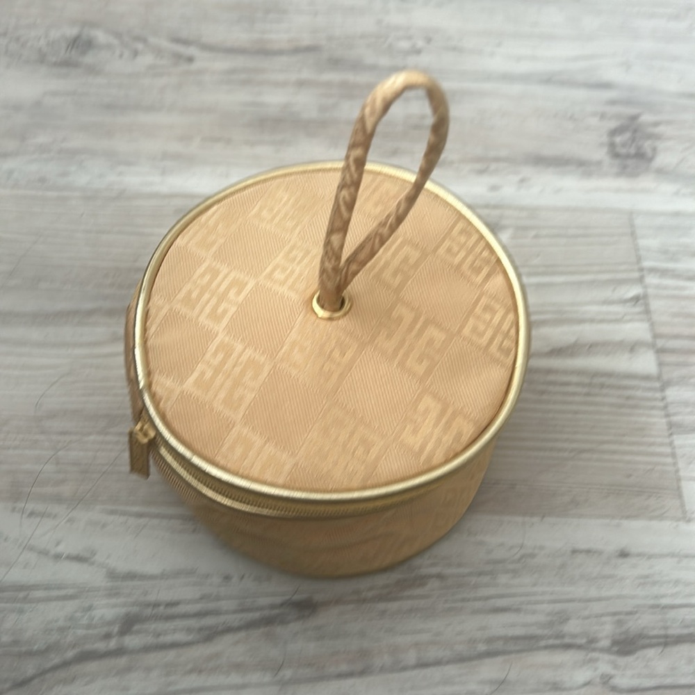 Givency make up bag